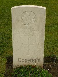 Etaples Military Cemetery - Barr, James Stevenson